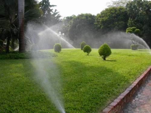 sistema di irrigazione giardino